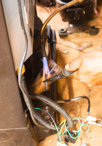 Buscando por Conserto de Freezer em Betim? servico-conserto-geladeira