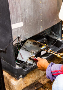 Buscando por Conserto de Freezer em Betim? servico-conserto-geladeira (3)