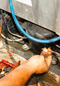 Buscando por Conserto de Freezer em Betim? servico-conserto-geladeira (4)